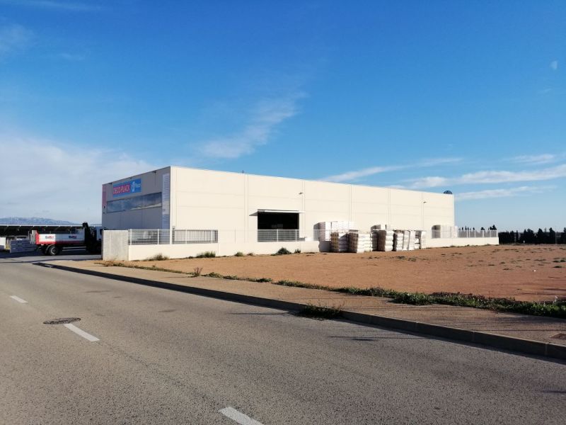 Amposta Ràdio > Notícies > L’Ajuntament ven una parcel·la de 3.500 metres quadrats de l’Oriola per a l’ampliació d’una empresa ampostina